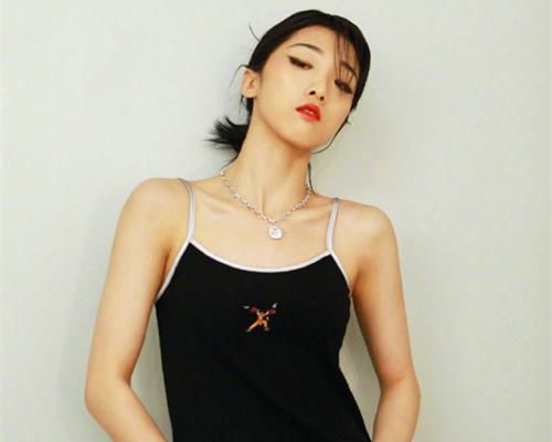  姐姐|《乘风破浪的姐姐》热度衰退，王一博获最佳主创、Yamy力压潘玮柏