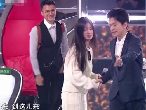  李健导师|《好声音》18岁单依纯加入李健战队后，她会成为第二个邢晗铭吗？