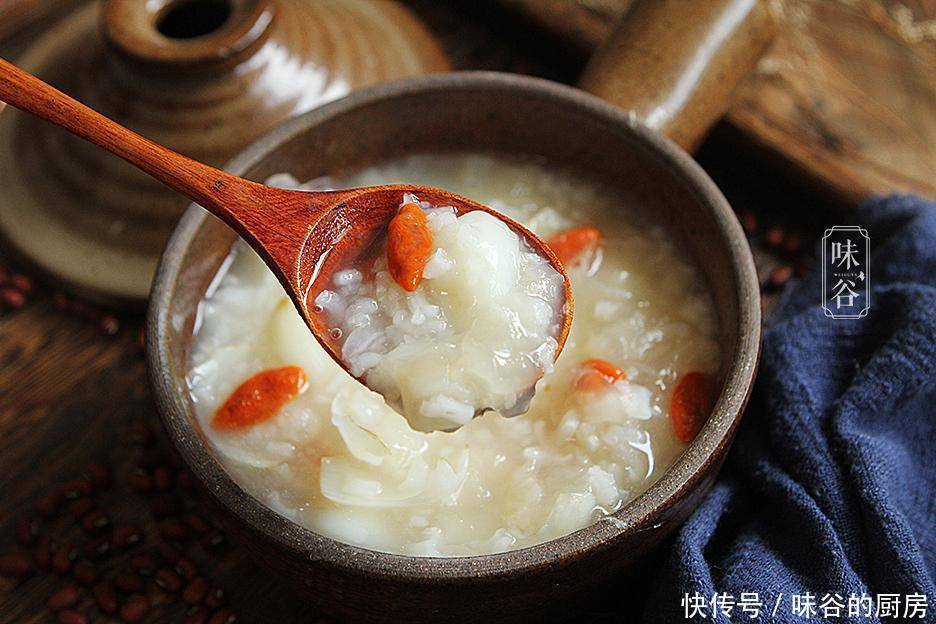 白露节气吃什么粥最好(白露来临，记得多喝6种“晨粥”，营养去燥好消化，家人都爱喝)