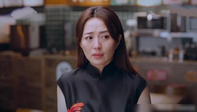  凌霄|对于亲妹秦美央和没有血缘关系的李尖尖，为何凌霄更偏爱后者？