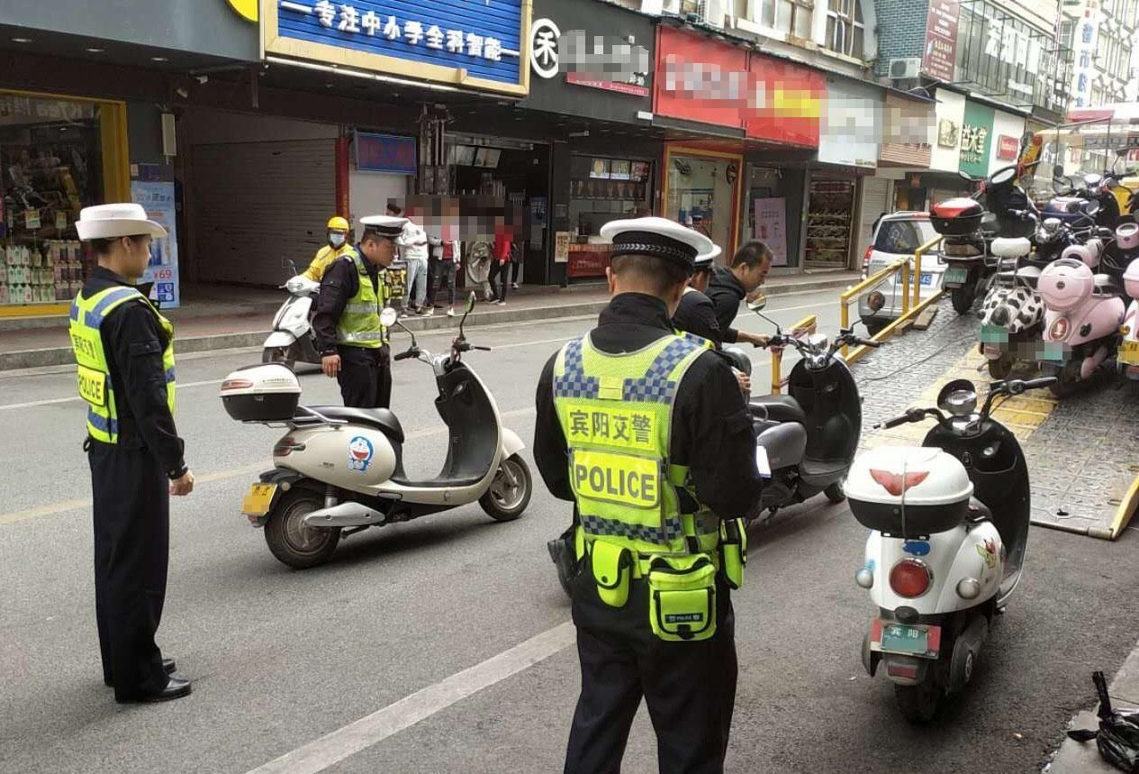 南宁|南宁宾阳交警持续开展城区电动车交通秩序整治行动