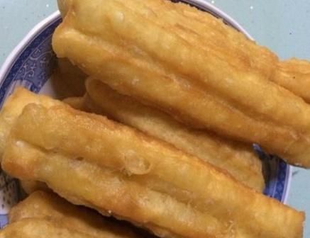 喜欢吃|原来油条的做法是如此简单,这样做,松软又好吃,健康又营养