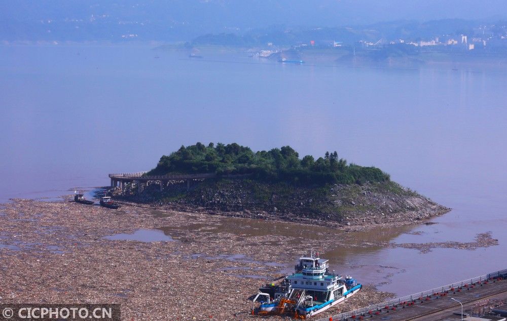 无痕|三峡大坝库区漂浮物加紧无痕处理