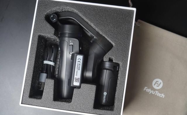  拍出|稳定器越贵越好？飞宇稳定器，低成本玩大动作，还能拍出电影效果