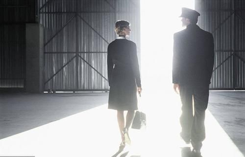 花光|空姐的悲惨下场，花光上千万，最终入狱14年