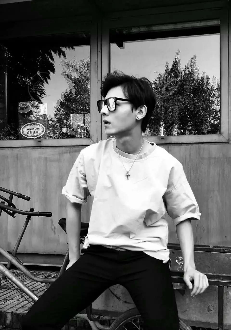 镜头|《琉璃》男二腾蛇百搭,全程陪璇玑追夫,1个动作成就最出彩镜头