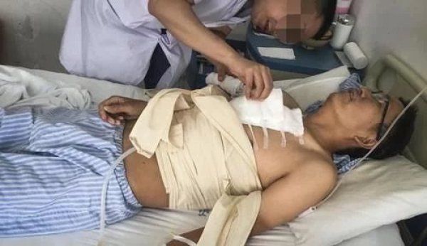  河南|河南农村老太糊纸盒1天为儿挣20元手术费，害怕白发人送黑发人