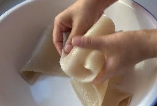  东北|东北大厨：做猪皮冻时，要牢记此配方和2大诀窍，保证不腥不油腻