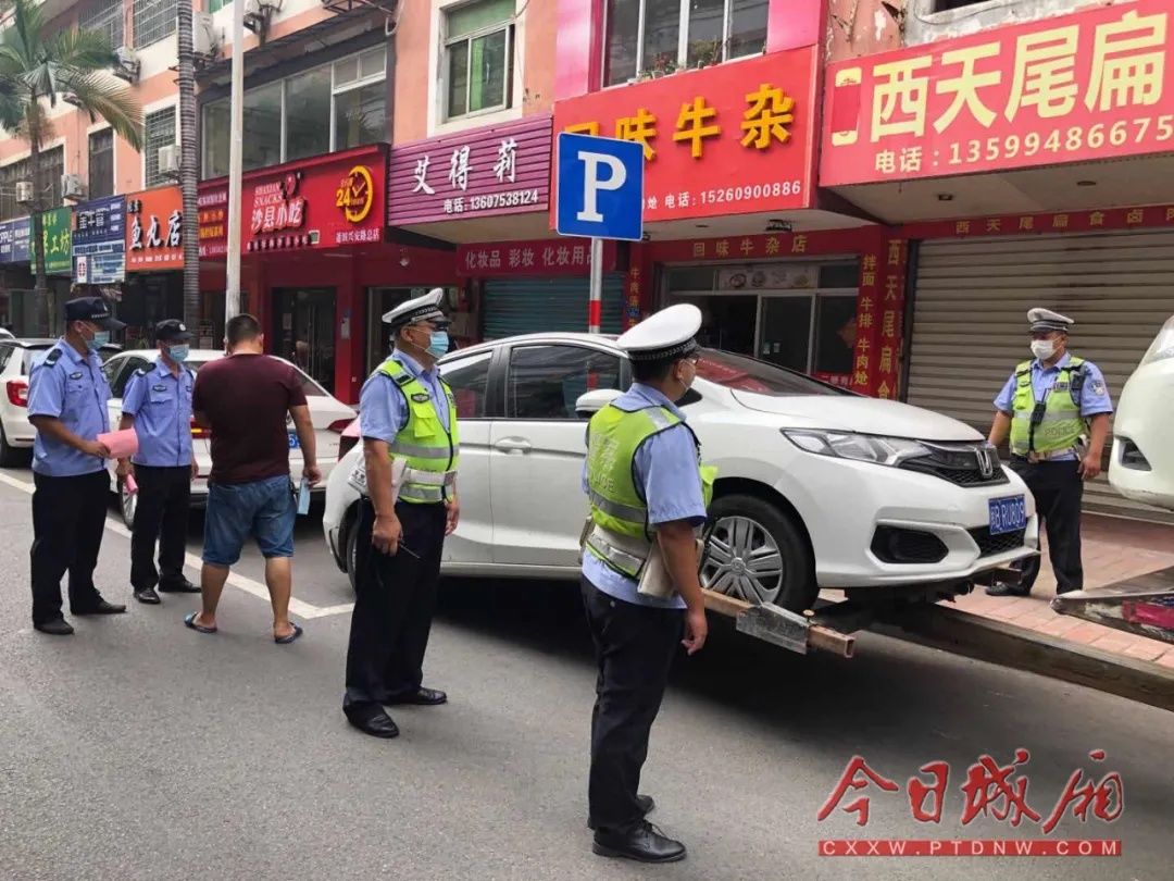 全力|文明路上奋战忙｜城厢交警大队全力打赢创城总评攻坚战