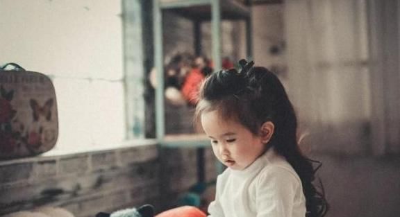  身亡|4岁女孩被锁车内窒息身亡！夏季高温这件事一定要上心