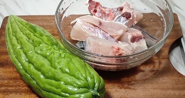  香浓|鱼和苦瓜天生一对，这客家做法超下饭，香浓入味又不苦，太好吃了