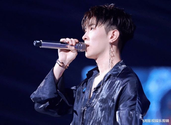  坚定|马伯骞真诚有态度，心性纯，不急躁，目光又很坚定