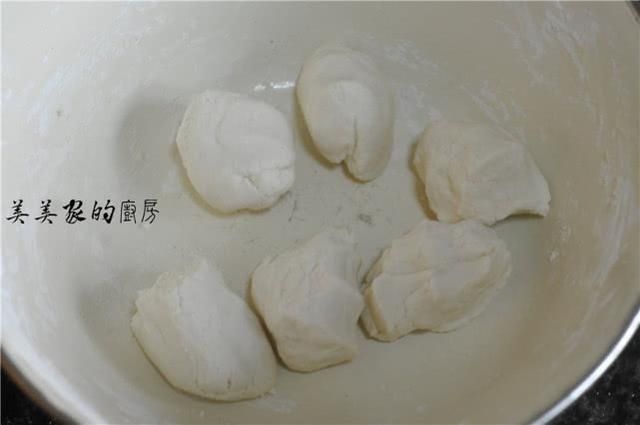  喜欢|早餐，儿子迷上了这个，10分钟出锅，3分钟光盘，比韭菜饼好做