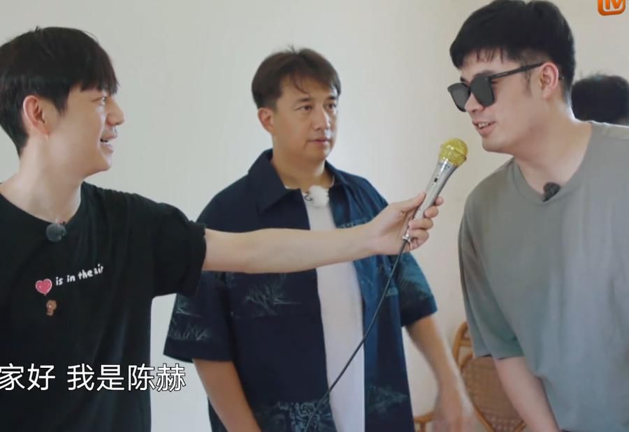  心机|别人介绍都说名字，唯独张子枫加了个前缀，听清是啥，好有心机！