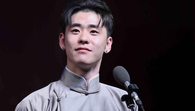 斗笑|张云雷为啥没上《德云斗笑社》?原因很现实,临阵换将惹争议