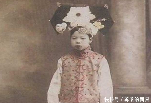 耐人寻味|45岁车夫娶了溥仪的皇妃，恩爱一生，临死前的一句话耐人寻味！