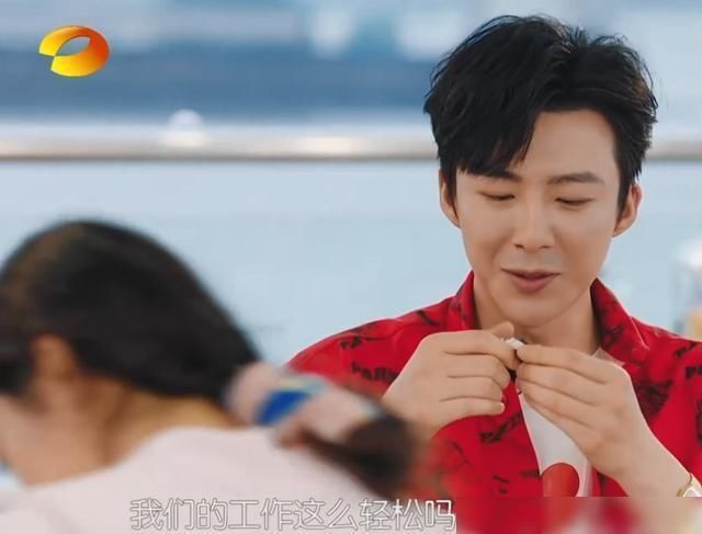  中餐厅|中餐厅4：黄晓明暂退，赵丽颖当店长状况不断，首位飞行嘉宾亮相