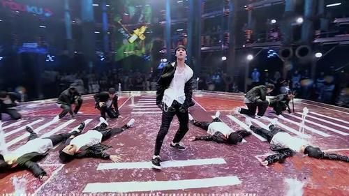  成问题|《这街3》水火舞台有创意，熬夜录制拼体力，选手频频受伤成问题