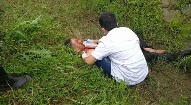  高速|男子现身高速路上，浑身是血，还失忆了