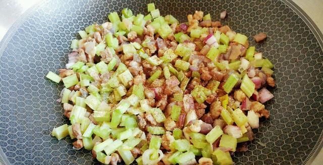  夏天|夏天别错过这菜，清热解毒，还能入药，常吃提神杀菌、降压护心脏