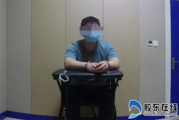 入厕|厕所伸出一只手 男子偷拍入厕女当场被捉(图)