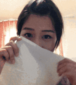 围住|搞笑GIF：带柴犬出门结果被一群妹子围住了