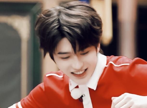  不少人|蔡徐坤《跑男》下水，“脱妆”截图照火了，这脸确定有21岁？