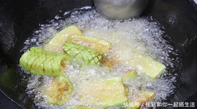茄子|茄子最简单的家常做法,软糯不吸油,下酒又下饭,全家都爱吃