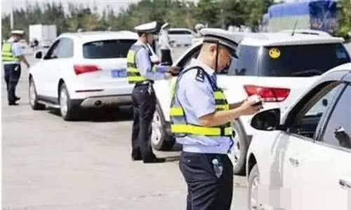  驾驶|酒驾撞上无证驾驶谁负全责交警公布答案，车主哑口无言