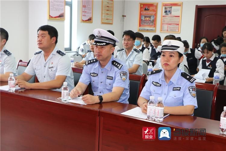  巴士|青岛城阳公安交警与轨道巴士公司举行创建“零酒驾”单位启动仪式