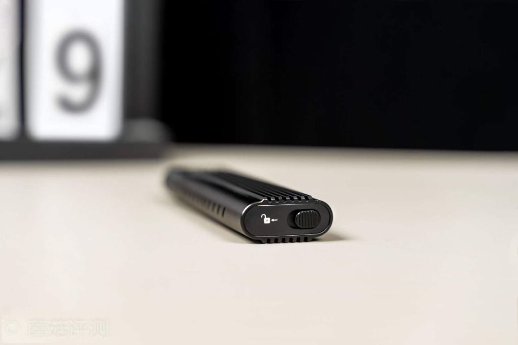  硬盘盒|极致冷静，高速稳定、优越者 M.2硬盘盒S209A 评测
