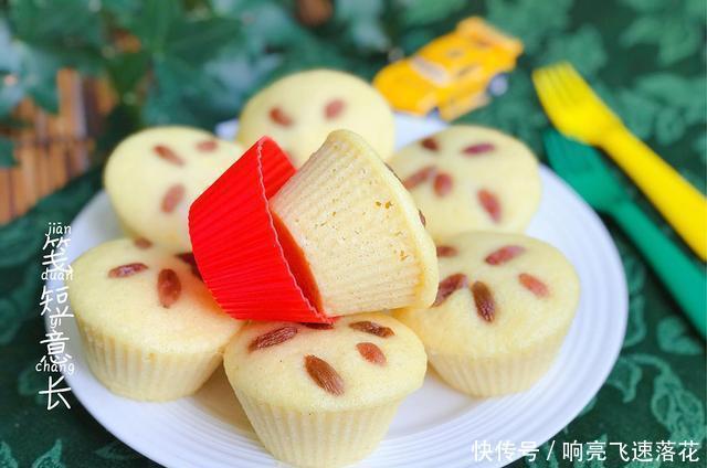 蛋糕|寒露将至,孩子爱上用小米做的蒸蛋糕,暄软香甜,不用烤箱也能做