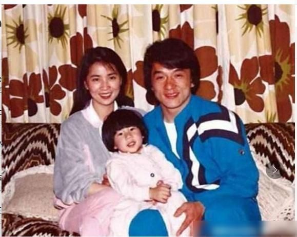 成龙|1999年，吴绮莉挺6个月孕肚逼宫成龙，却被林凤娇一句话击溃