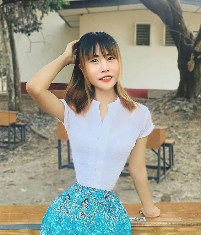  英国的罗米|缅甸女孩打破世界纪录，成为全球腰最细的人！自曝细腰纯天然