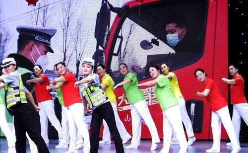 知识|“最美出行”广场舞普及交通安全知识