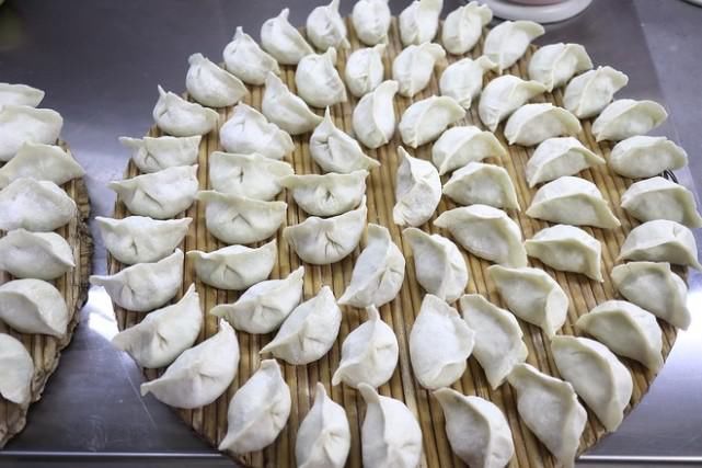 多汁|秋后包饺子，别再吃韭菜馅，这馅的饺子清香多汁，比韭菜爽口多了