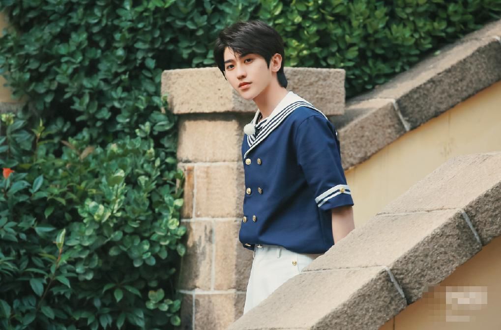  杀青|《奔跑吧》第八季正式杀青，蔡徐坤郭麒麟成新团宠，表现得到肯定