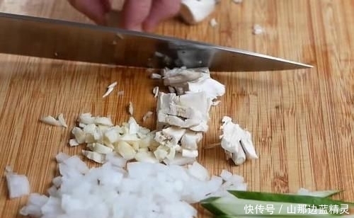  每次|每次都炒糊？大厨教你：煮出Q软不烂的炒泡面有3个诀窍！