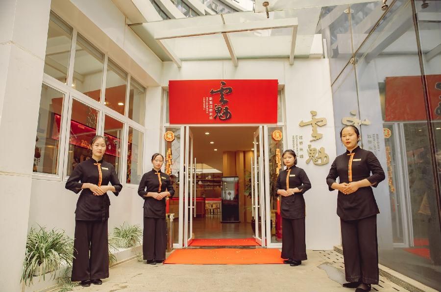  云魁|于荣光携手新华社，只为一碗过桥米线