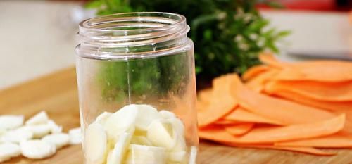  面粉|红薯和面粉别只会炸丸子吃，教你做红薯千层糕，好吃又好看