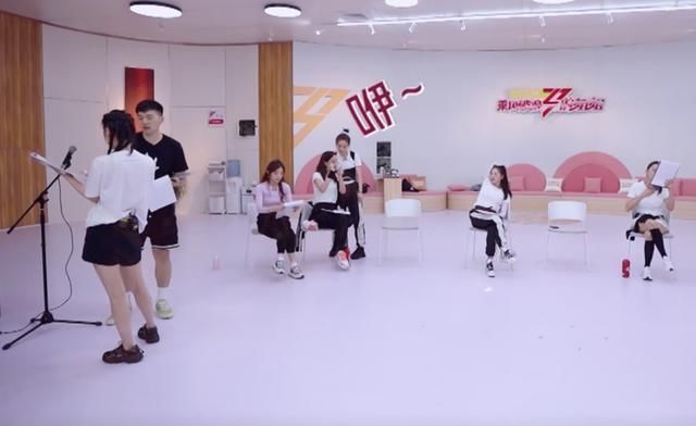  蓝盈莹|《浪姐》四公真相：蓝盈莹换团只是插曲，三位队长的改变才是正片