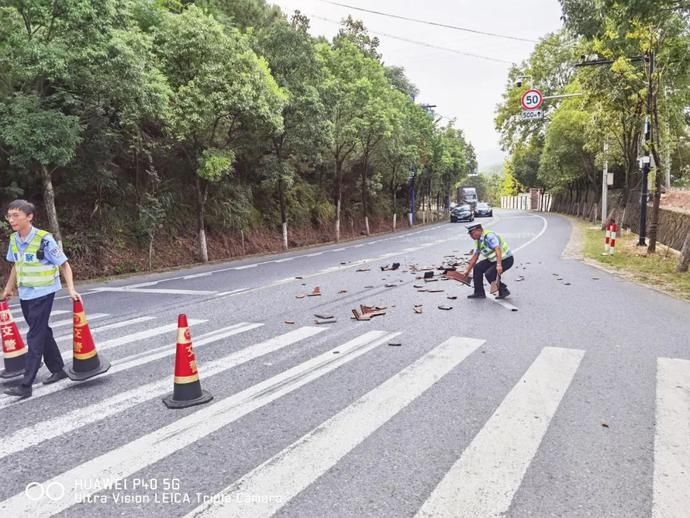 焦警|烈日“爆表”下的“焦警”，“暑”你最美！