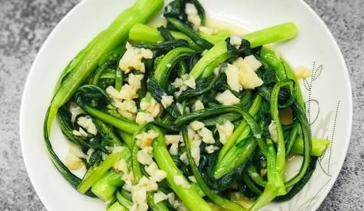 记住|为啥饭店炒的青菜那么好吃?大厨透露:记住2点,在家也能做出来