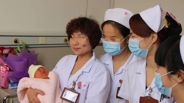  听到|“今天接生九个娃都是男孩”，听到护士这话，新晋宝爸开心不起来