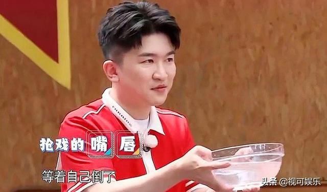  套路|被范丞丞怼到闭麦，如今又被同行套路，张大大洒水大师已经实锤