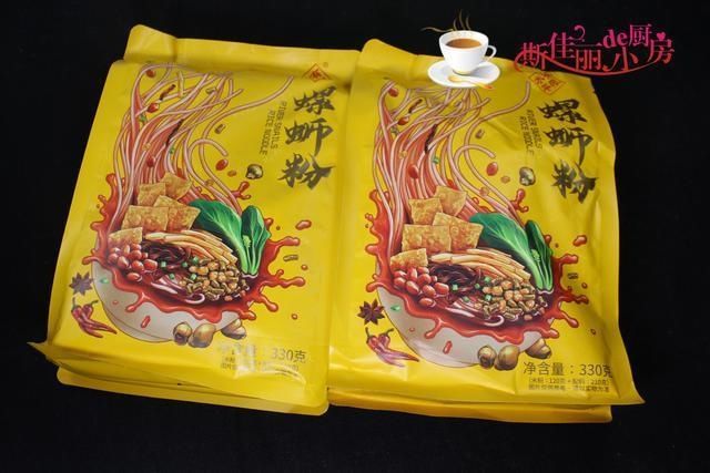 上桌|教你自己在家煮螺蛳粉,简单营养又美味,十分钟能上桌,越吃越香