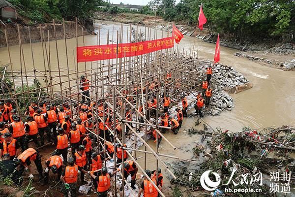 村民|抗洪大堤，一个“盛产”英雄的地方