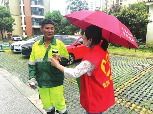  新面孔|今年这个爱心凉茶摊升级了 摆了四年的凉茶摊有了“新面孔”