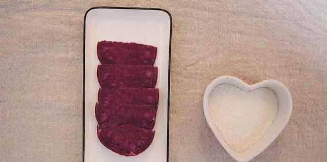 膳食|紫薯米糊,紫薯含有丰富的膳食纤维,能促进肠胃蠕动,预防便秘