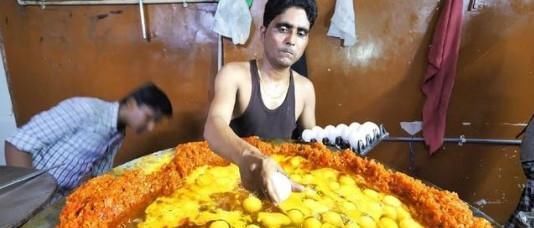 半月|印度小伙来华开“特色餐厅”,半月就关门大吉,顾客太接地气了